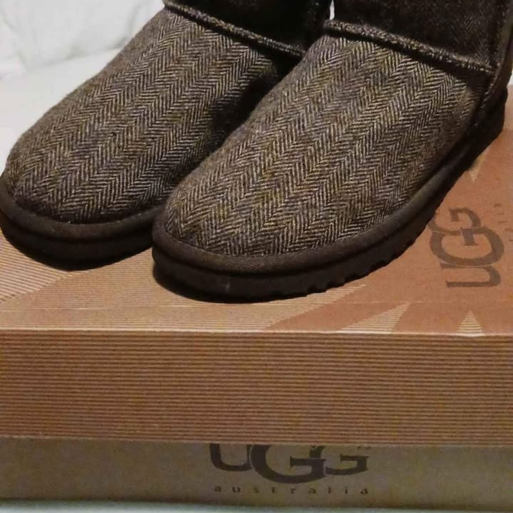 UGG Girl's Herringbone Pattern Boots - Brown